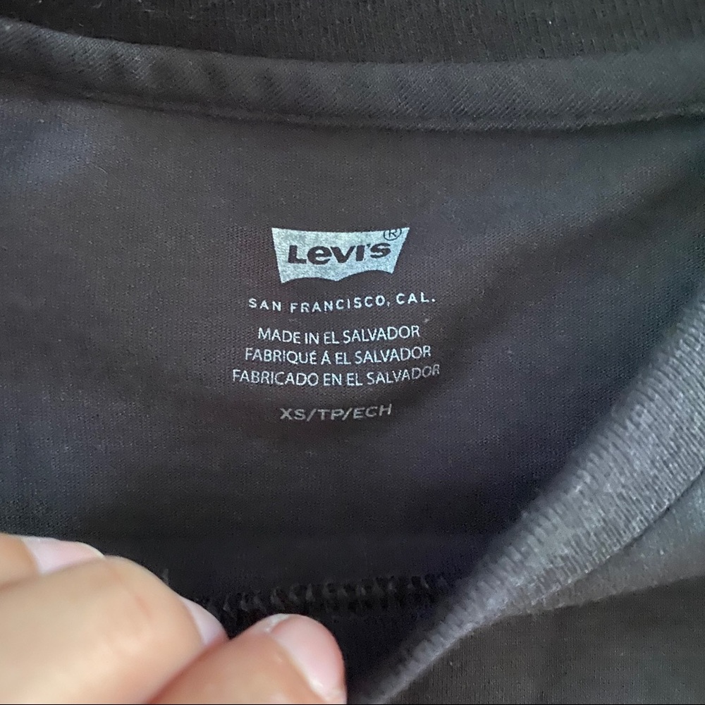 Levi’s T Shirt - Picture 2 of 2